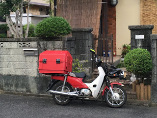 郵便自転車と郵便カブJA10 MDプロ